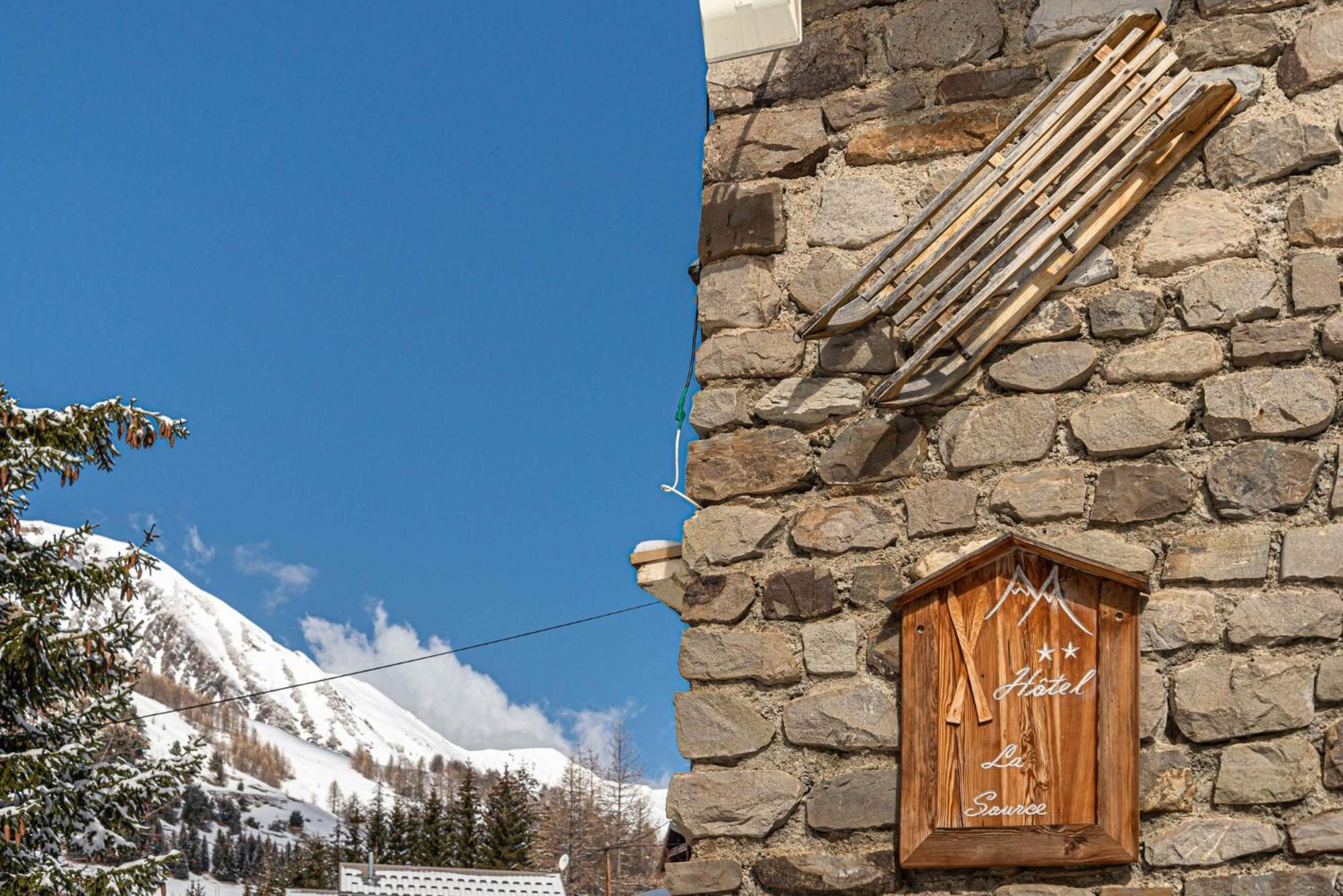 Hotel Restaurant La Source Ла-Фу Экстерьер фото